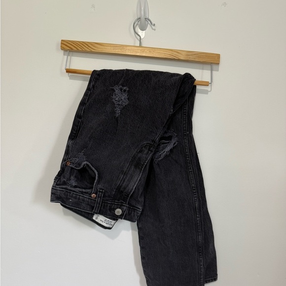 Abercrombie & Fitch 90’s Straight Ultra High Rise Black Distressed Jeans - Picture 4 of 4